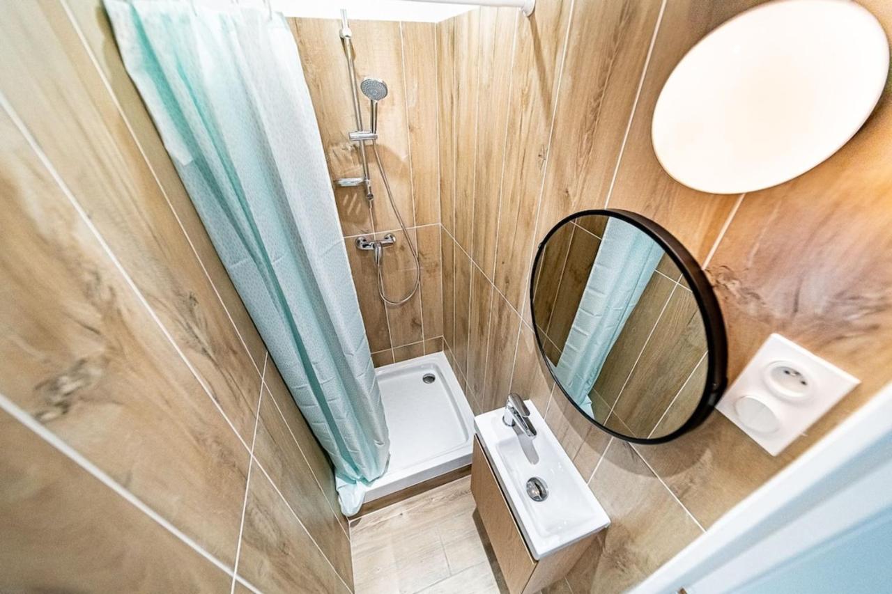 Sleep And Go - Cozy 9 People - Oullins Apartment Ngoại thất bức ảnh